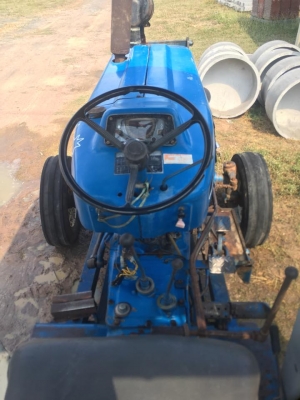 ขายรถไถฟอดร์6610ตัวเต็ม325000ราคาต่อรองได้