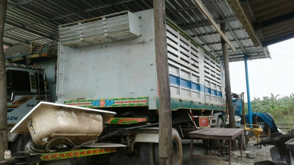 ขาย ISUZU Rocky 210 วางเครื่อง 240 แรง พ่วงแม่ลูกดั๊ม คอกเกษตร ขาย ISUZU Rocky 210 วางเครื่อง 240 แรง พ่วงแม่ลูกดั๊ม คอกเกษตร