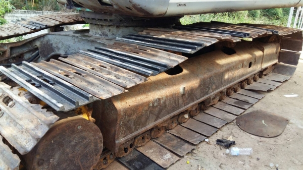 ขาย 695,000 KOBELCO sk 200-5 ไฟฟ้าครบ เครื่องดี ปั้มแรง ช่วงล่างเต็ม เล่มทะเบียน รถสวยพร้อมใช้ รถอยู่ ขอนแก่น 090-772-3710 090-772-3708