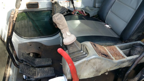 ขาย 695,000 KOBELCO sk 200-5 ไฟฟ้าครบ เครื่องดี ปั้มแรง ช่วงล่างเต็ม เล่มทะเบียน รถสวยพร้อมใช้ รถอยู่ ขอนแก่น 090-772-3710 090-772-3708