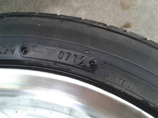 ขอบ15นิ้ว4รู100 พร้อมยาง ชุดนี้ ราคา 5900 บาท ขอบ15นิ้ว4รู100 พร้อมยาง ชุดนี้ ราคา 5900 บาท