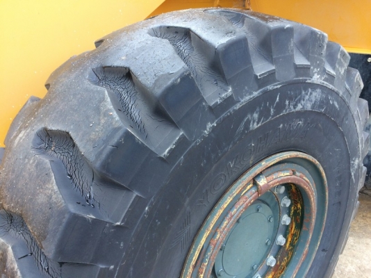 รถตัก Kawasaki รุ่น 85ZV ปี 2008 บุ้งกี๋ 3.7 คิว ยาง 23.5-25 (เท่ากับ WA430-5) ราคาถูกครับ