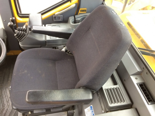 รถตัก Kawasaki รุ่น 85ZV ปี 2008 บุ้งกี๋ 3.7 คิว ยาง 23.5-25 (เท่ากับ WA430-5) ราคาถูกครับ