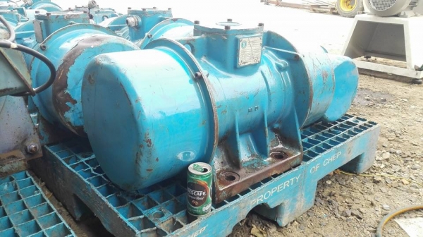 มอเตอร์สั่นเขย่าอิตาลี่ Venanzetti ITALY ขนาด 4.5 HP 380V มีหลายลูกมาเลือกก่อนได้