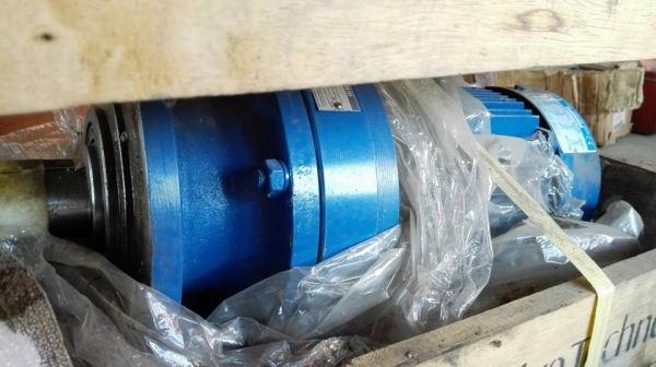 ** SOLD ** มอเตอร์เกียร์แบบหน้าแปลน Sumitomo 1 HP ทด 1:87 (17rpm) 380V ของใหม่นอนลัง!