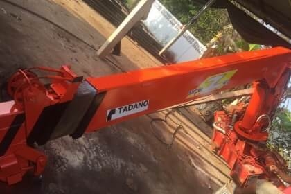 ขาย 175,000 UNIC 4.5 ตัน  4.5 ตัน 4 ปอก 3 ชัก สภาพพร้อมใช้ รถอยุ่ จ.นครพนม  090-772-3710 090-772-3708