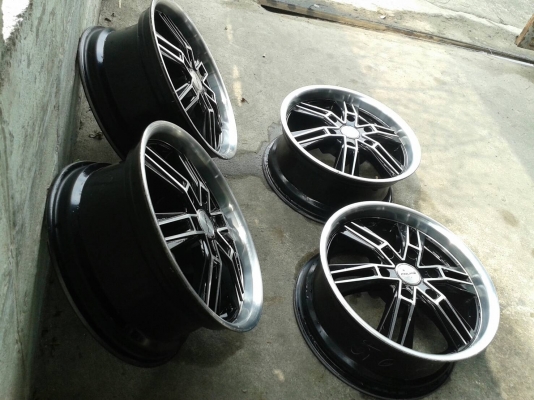 ขอบ17นิ้ว6รู ชุดนี้ ราคา 7500 บาท