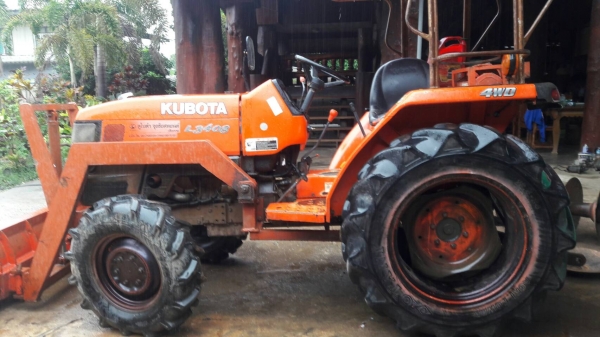 ขายรถไถ Kubota L3408 สภาพดีสวยๆๆอุปกรณ์ครบ 3 ชิ้น มีเล่มพร้อมโอนครับ