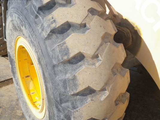 ขาย : รถตัก ยี่ห้อ : Hitachi รุ่น : ZW180 ขาย : รถตัก ยี่ห้อ : Hitachi รุ่น : ZW180