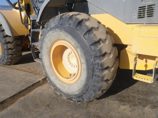 ขาย : รถตัก ยี่ห้อ : Hitachi รุ่น : ZW180 ขาย : รถตัก ยี่ห้อ : Hitachi รุ่น : ZW180