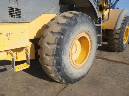 ขาย : รถตัก ยี่ห้อ : Hitachi รุ่น : ZW180 ขาย : รถตัก ยี่ห้อ : Hitachi รุ่น : ZW180