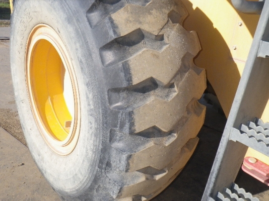 ขาย : รถตัก ยี่ห้อ : Hitachi รุ่น : ZW180 ขาย : รถตัก ยี่ห้อ : Hitachi รุ่น : ZW180