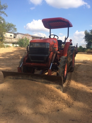 139000บาทครับ L3408 เดิมๆพร้อมใช้ แถมอุปกรณ์ดันดินหน้า ผานหลัง เครื่องดีครับ เกียร์ดี ไฮดรอลิกส์ดีครับ ขายถูกๆกันเลย