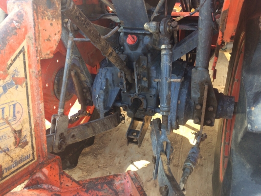 139000บาทครับ L3408 เดิมๆพร้อมใช้ แถมอุปกรณ์ดันดินหน้า ผานหลัง เครื่องดีครับ เกียร์ดี ไฮดรอลิกส์ดีครับ ขายถูกๆกันเลย