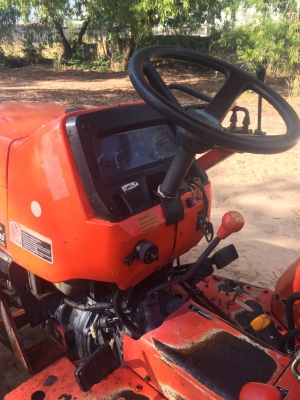 139000บาทครับ L3408 เดิมๆพร้อมใช้ แถมอุปกรณ์ดันดินหน้า ผานหลัง เครื่องดีครับ เกียร์ดี ไฮดรอลิกส์ดีครับ ขายถูกๆกันเลย