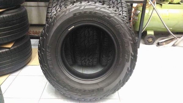 ยาง Bridgestone Dueler AT  225 70 15 ผลิตปี 2014 ลงพื้นปี 2016 ดอกหนา เนื้อนิ่ม ไม่มีปะ ทั้งชุด 6,800.- ใส่ถ่วงฟรี เปลี่ยนจุ๊บใหม่ฟรี
