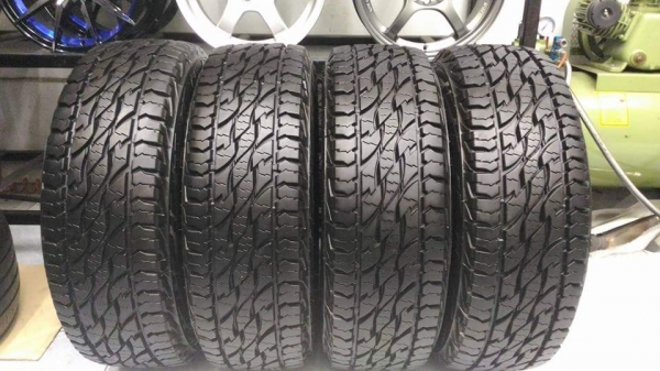 ยาง Bridgestone Dueler AT  225 70 15 ผลิตปี 2014 ลงพื้นปี 2016 ดอกหนา เนื้อนิ่ม ไม่มีปะ ทั้งชุด 6,800.- ใส่ถ่วงฟรี เปลี่ยนจุ๊บใหม่ฟรี