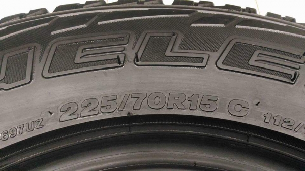 ยาง Bridgestone Dueler AT  225 70 15 ผลิตปี 2014 ลงพื้นปี 2016 ดอกหนา เนื้อนิ่ม ไม่มีปะ ทั้งชุด 6,800.- ใส่ถ่วงฟรี เปลี่ยนจุ๊บใหม่ฟรี