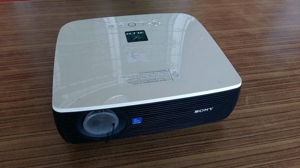 ขาย เครื่องฉายโปรเจคเตอร์ มือสอง Sony รุ่น XGA VPL-EX4 สภาพสวยมากใช้ได้เลยค่ะ