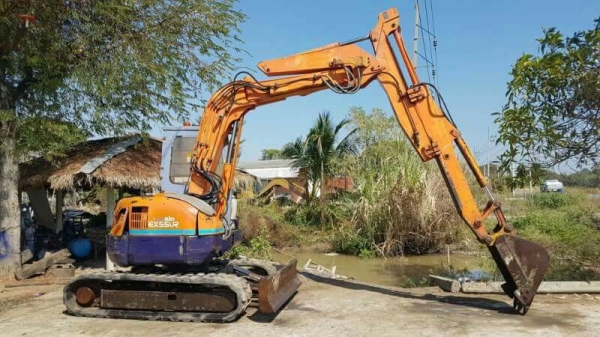 ขายด่วนรถแบคโฮHITACHIฮีตาชิEX55URเทียบเท่าPC60อาร์มสไลย์เบนซ้ายขวาคอลโทลสั้นปั้มนี้วปั้มแรงประหยัดชั่วโม่งทำงานน้อยแค่8,234รถนอกเพิ่งนำเข้ามาใหม่ยังไม่เคยใช้งานในเมืองไทยเลย