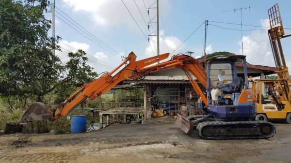ขายด่วนรถแบคโฮHITACHIฮีตาชิEX55URเทียบเท่าPC60อาร์มสไลย์เบนซ้ายขวาคอลโทลสั้นปั้มนี้วปั้มแรงประหยัดชั่วโม่งทำงานน้อยแค่8,234รถนอกเพิ่งนำเข้ามาใหม่ยังไม่เคยใช้งานในเมืองไทยเลย
