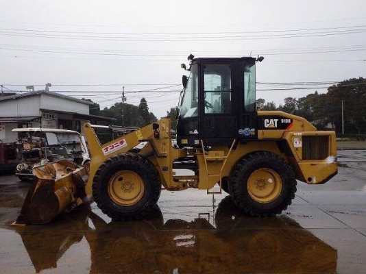 ขายรถตักล้อยาง CAT 910Hรถนอกนำเข้าจากญี่ปุ่น สภาพสวยพร้อมใช้ มีVDOการทำงานครับ ขายรถตักล้อยาง CAT 910Hรถนอกนำเข้าจากญี่ปุ่น สภาพสวยพร้อมใช้ มีVDOการทำงานครับ