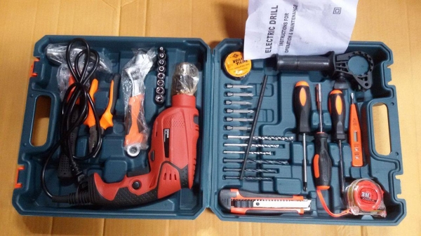 ชุดสว่านเจาะกระแทก 620w พร้อมอุปกรณ์ 31 ชิ้น