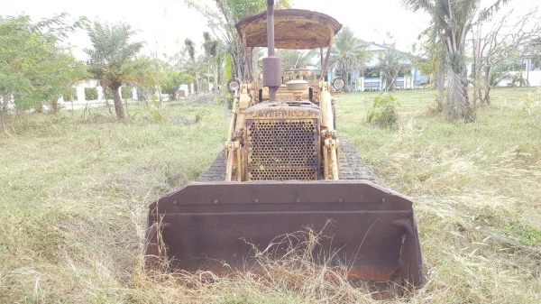 ขายแทรคเตอร์ CAT 951B สภาพพร้อมใช้งาน เครื่องดี ราคาคุยกันได้ครับ