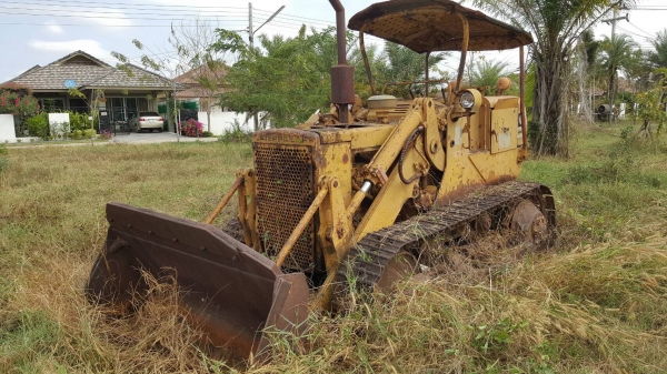 ขายแทรคเตอร์ CAT 951B สภาพพร้อมใช้งาน เครื่องดี ราคาคุยกันได้ครับ