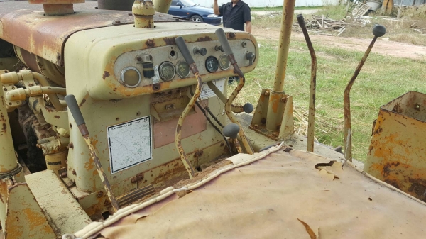 ขาย แทรคเตอร์ CAT D4D ฝาบาง จอดไว้ไม่ค่อยได้ใช้งาน เอกสารใบซื้อขาย ราคาต่อรองได้ครับ