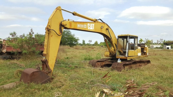 ขาย แบคโฮ CAT EL200B เครื่อง 6D16 195 แรงม้า ปั้มดี รถใช้งานได้ เอกสารใบซื้อขายครับ