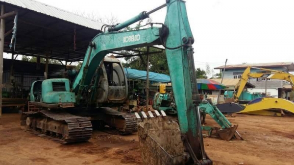 ขาย 395,000 KOBELCO SK120 MARK 5 เครื่องดี ปั้มแรง ไฟฟ้าครบ โช่หนา เอวแน่น เอกสารชื้อขาย  รถอยู่ จ.ขอนแก่น 090-772-3710 090-772-3708
