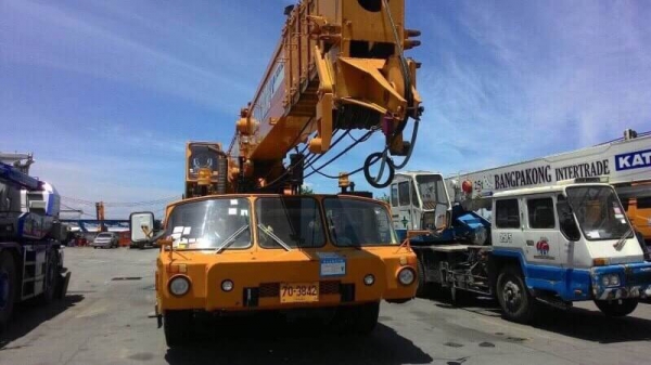 เครน 100 ตัน TG1000M-1