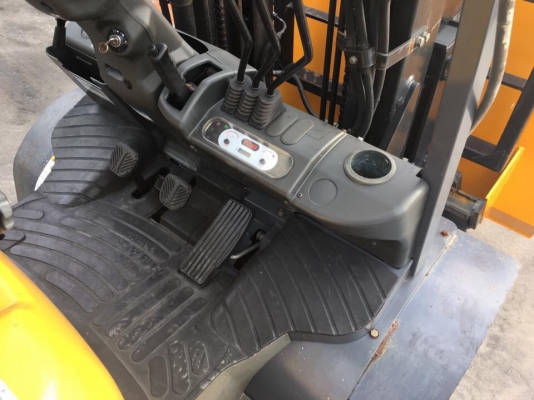 ขายรถโฟล์คลิฟท์ตักยางพารารถสำหรับตักยางพาราตักยางก้อนตักยางถ้วยตักขี้ยาง