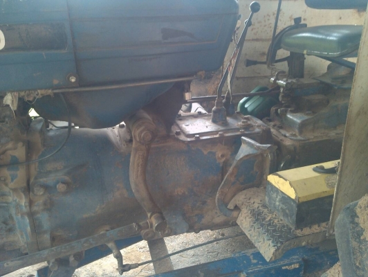 รถไถฟอร์ด 6600 เสื้อลาย เครื่องดีแน่นๆ พร้อมใช้