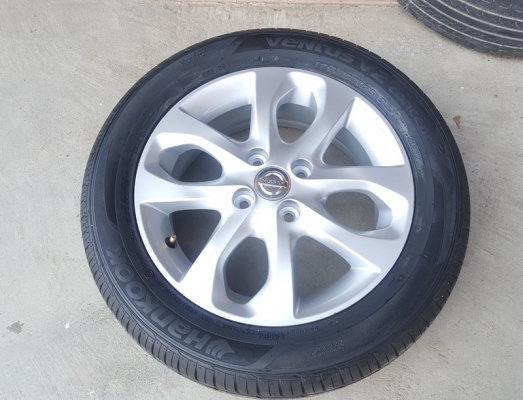 ขายล้อNissan March15"Top พร้อมยางใหม่ปี16 4 ล้อ