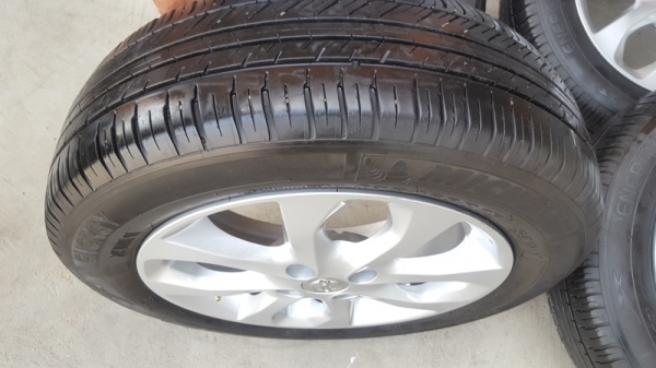 ขายล้อNissan March15"Top ยางปี15 4 ล้อ