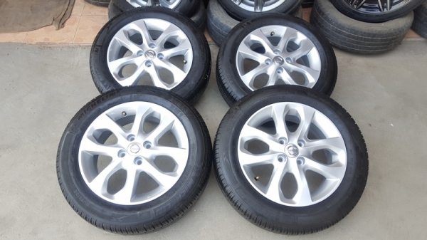 ขายล้อNissan March15"Top ยางปี15 4 ล้อ