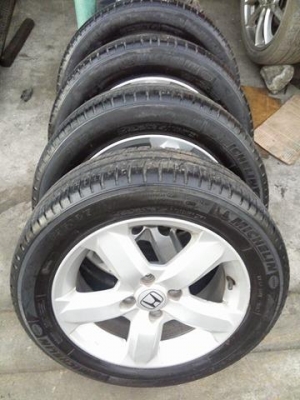 ล้อเดิมขอบ 15 ใส่รถ 4 รู 100 ได้หลายรุ่น พร้อมยาง 3900 บาท