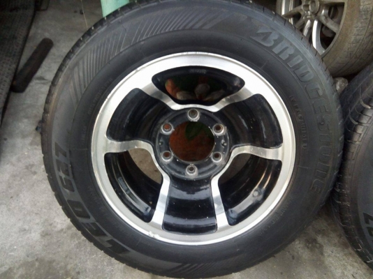 แม็กกระบะ 15 กว้าง 8.5 พร้อมยาง 5900 บาท