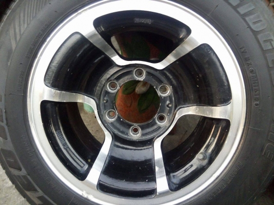 แม็กกระบะ 15 กว้าง 8.5 พร้อมยาง 5900 บาท