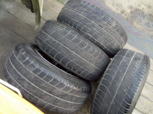 แม็กกระบะ 15 กว้าง 8.5 พร้อมยาง 5900 บาท