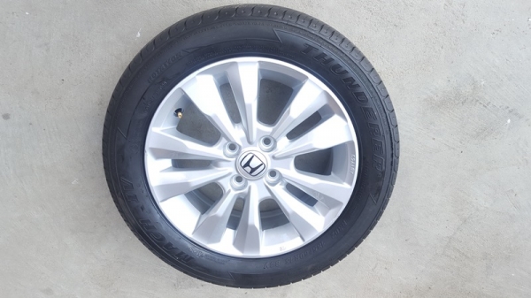ขายล้อHONDA CITY 15 ยางปี 15  4 ล้อ