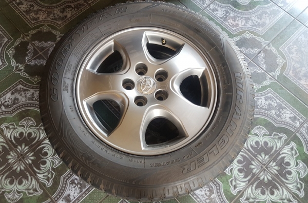 ขายล้อTOYOTA Vigo Smart 16 ยางปี15 4ล้อ