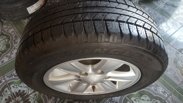 ขายล้อISUZU All 16 ยาง215/65/16 ปี 15 4 ล้อ