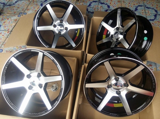 แม็กใหม่ ดำหน้าเงา ขอบ 15 กว้าง 7 ออฟ 30 ราคา 7500 บาท