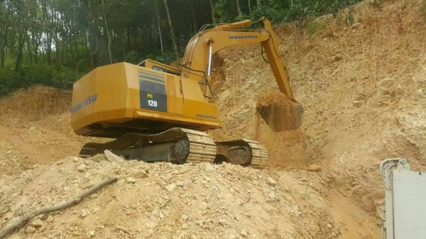 ขายรถแบคโฮ KOMATSU PC120-5 ระบบไฟเต็ม เอกสารอินวอย ราคา 450000 ขายรถแบคโฮ KOMATSU PC120-5 ระบบไฟเต็ม เอกสารอินวอย ราคา 450000