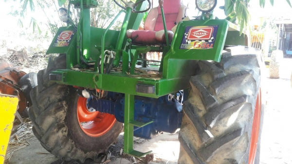 รถคีบอ้อย