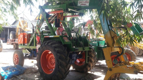 รถคีบอ้อย