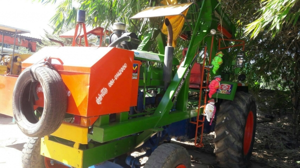 รถคีบอ้อย รถคีบอ้อย